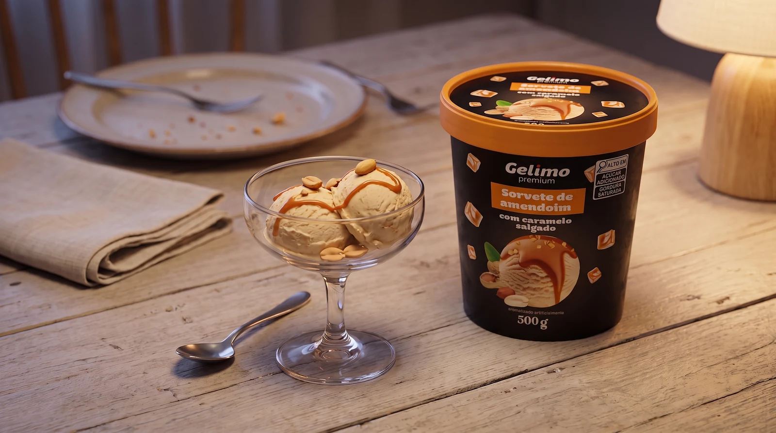 Porción de helado Gelimo Premium de maní con caramelo salado después de una comida equilibrada.